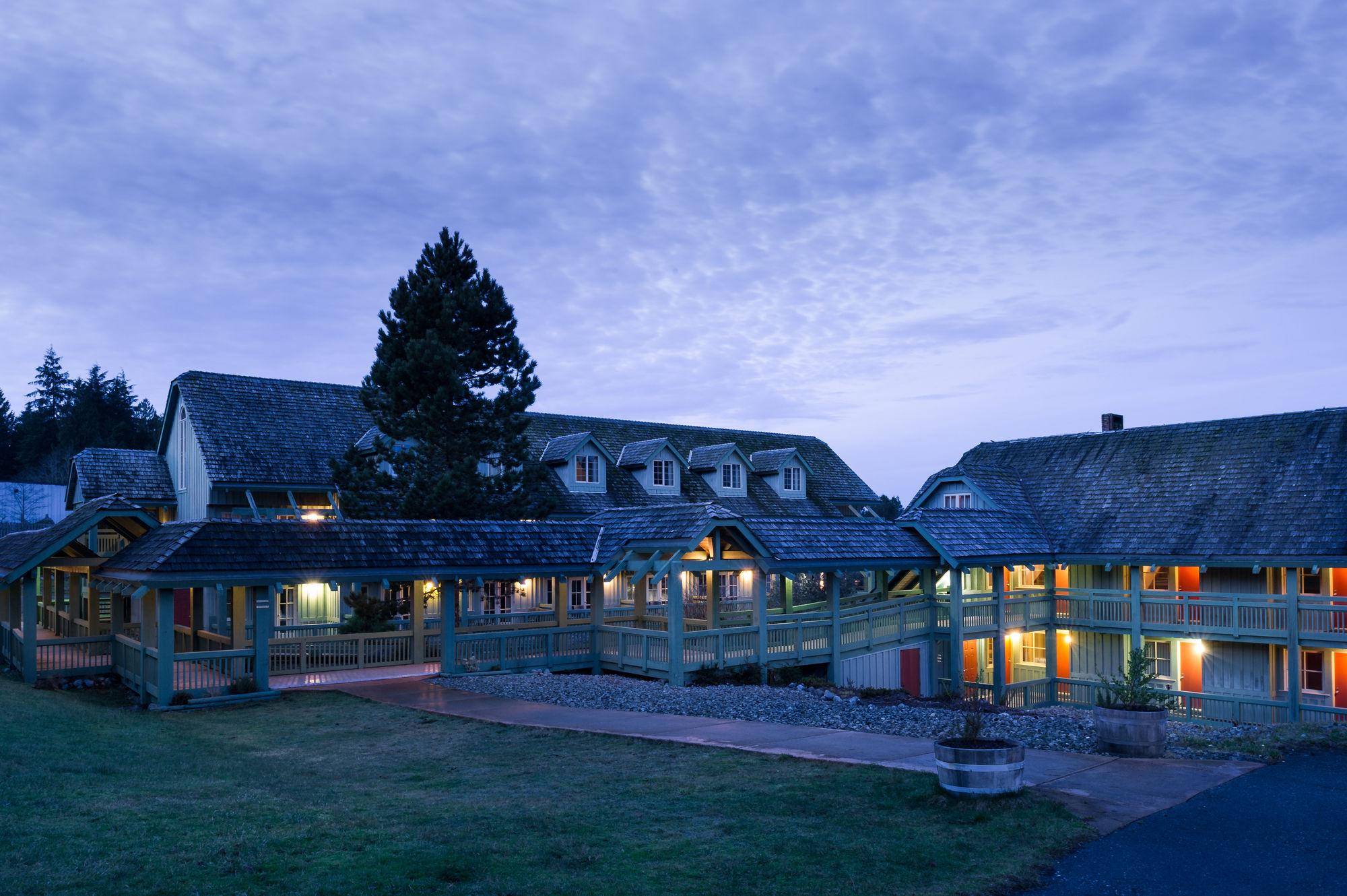 Canadian Princess Lodge & Marina Ucluelet Exterior foto